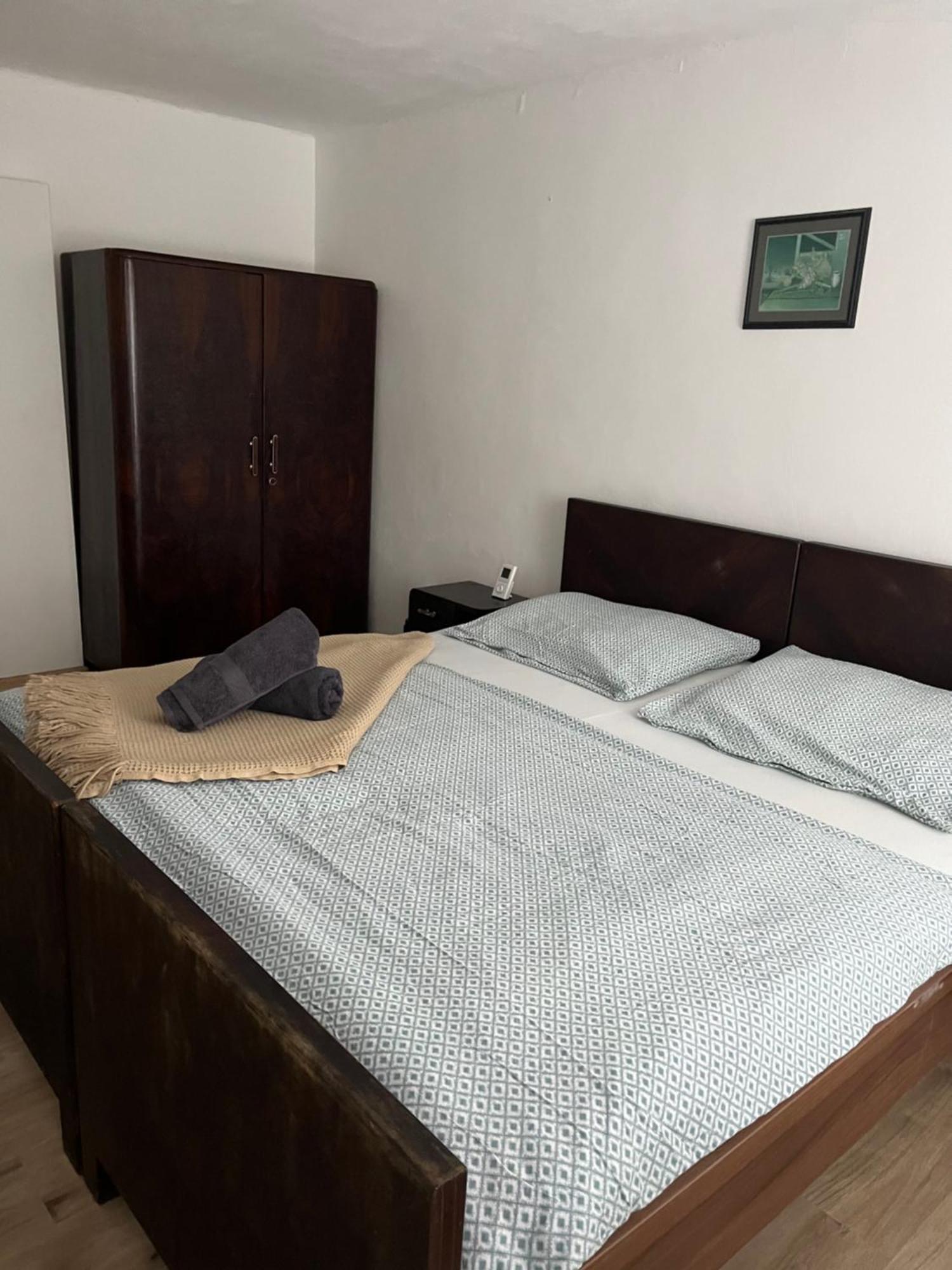Chalupa Na Lipove V Hlohovci Hlohovec Luaran gambar